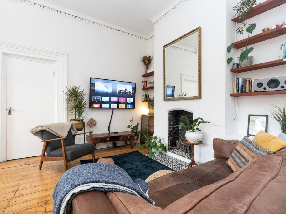 Pass The Keys Rustic And Quirky Flat In Charming Charlton Village London Exterior photo