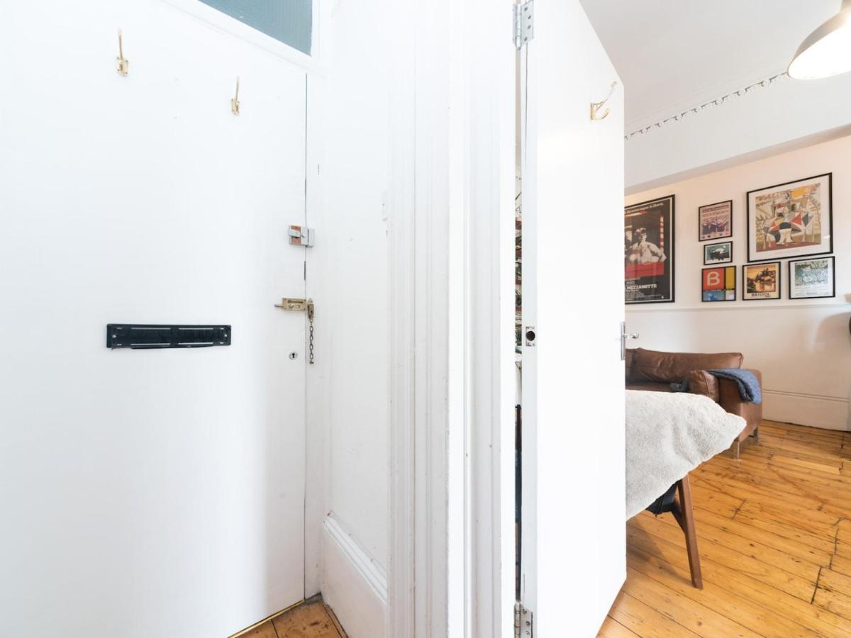 Pass The Keys Rustic And Quirky Flat In Charming Charlton Village London Exterior photo