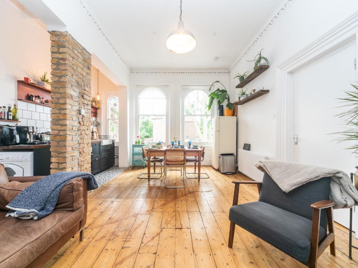 Pass The Keys Rustic And Quirky Flat In Charming Charlton Village London Exterior photo
