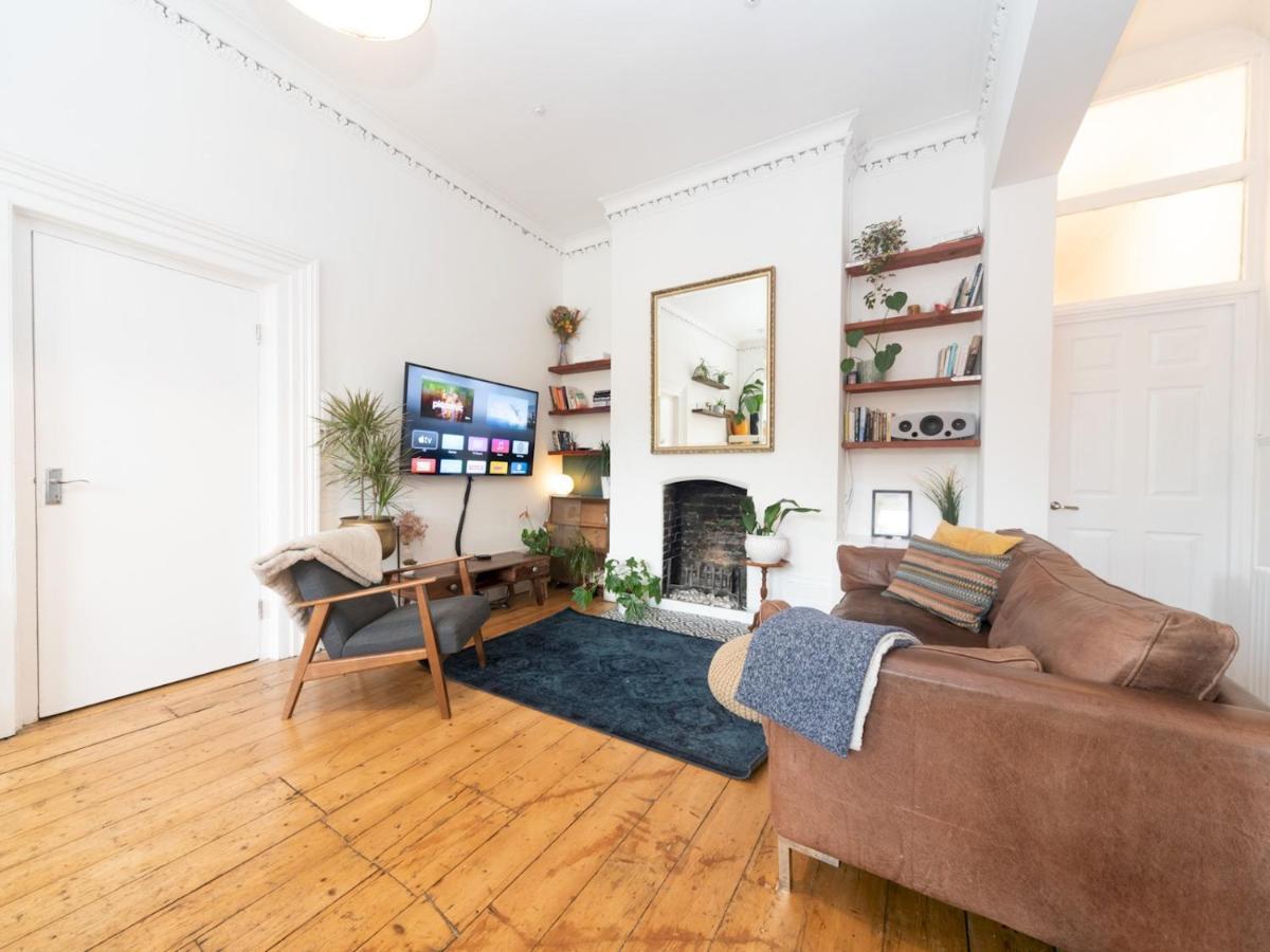 Pass The Keys Rustic And Quirky Flat In Charming Charlton Village London Exterior photo