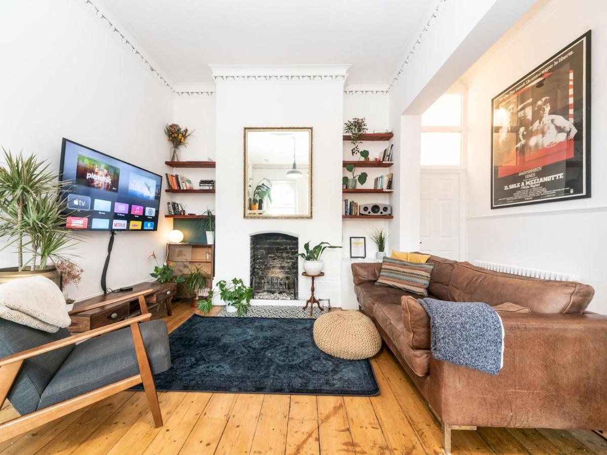 Pass The Keys Rustic And Quirky Flat In Charming Charlton Village London Exterior photo