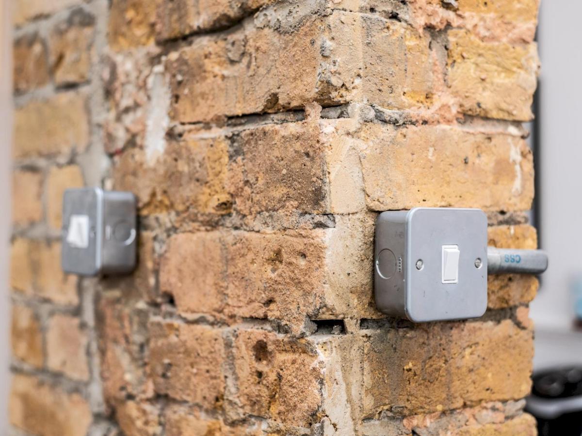 Pass The Keys Rustic And Quirky Flat In Charming Charlton Village London Exterior photo