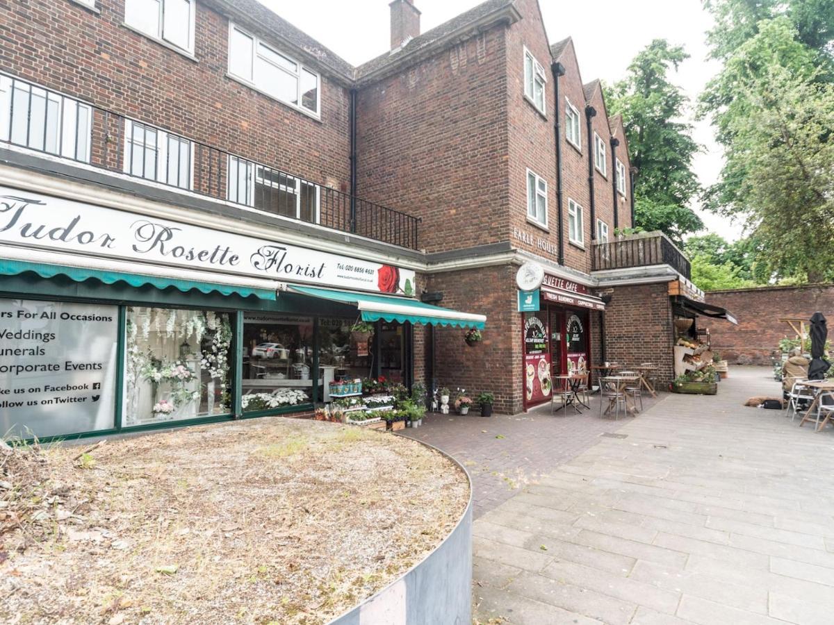 Pass The Keys Rustic And Quirky Flat In Charming Charlton Village London Exterior photo