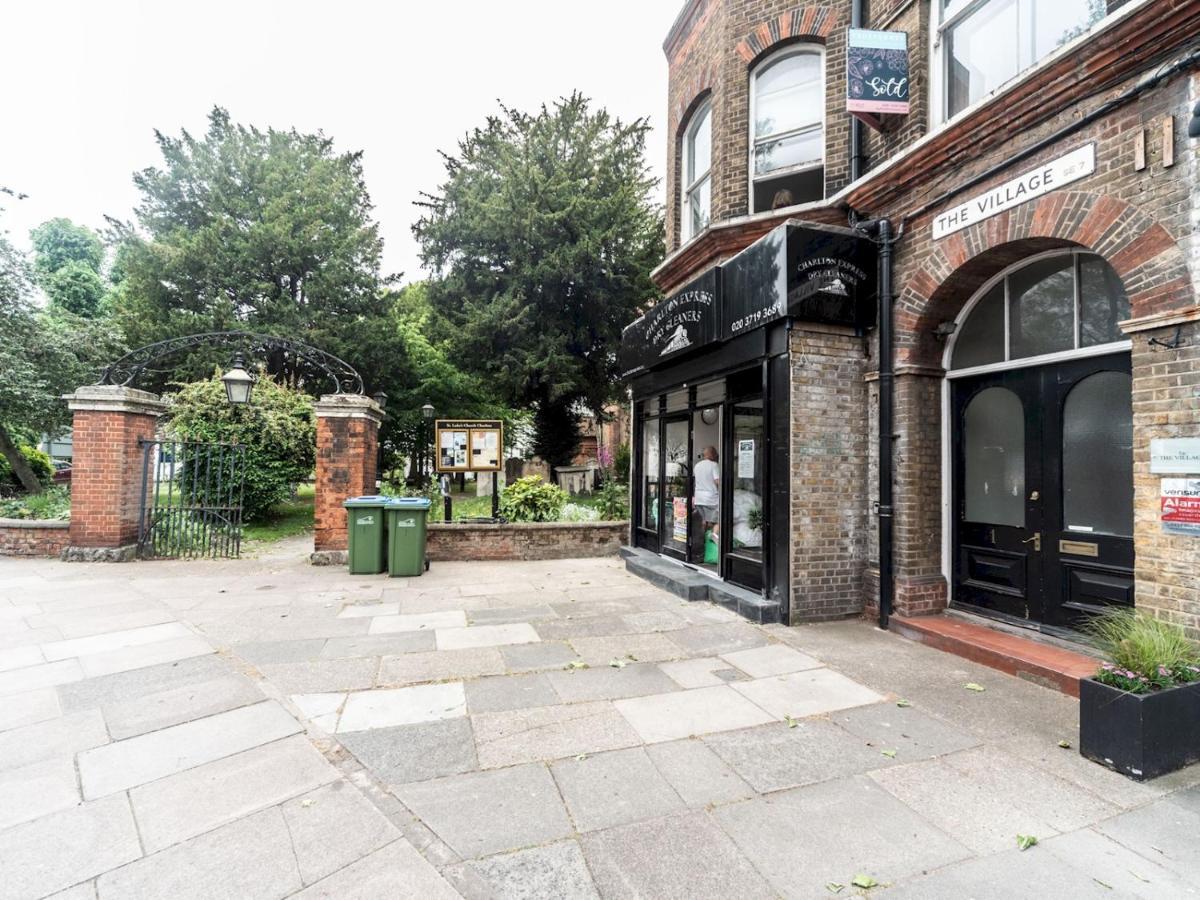 Pass The Keys Rustic And Quirky Flat In Charming Charlton Village London Exterior photo