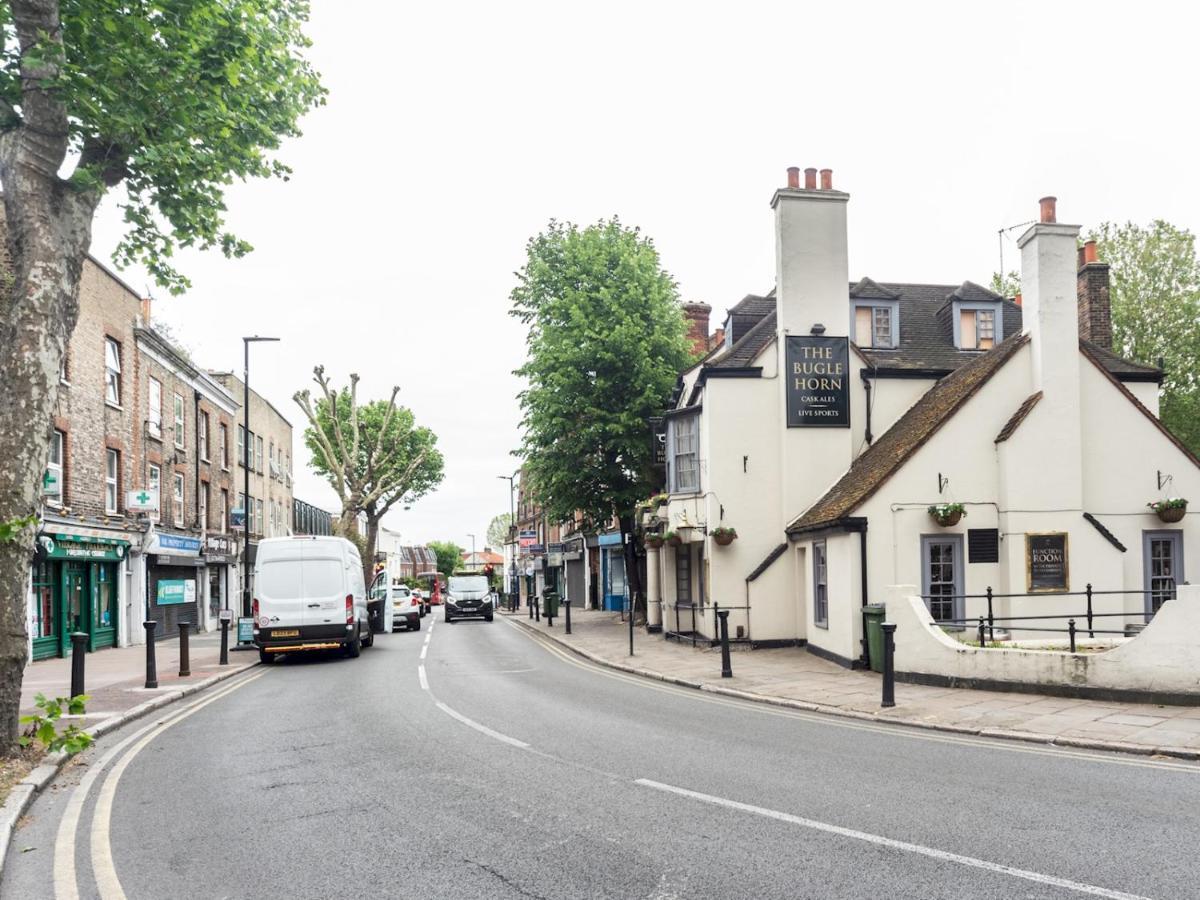 Pass The Keys Rustic And Quirky Flat In Charming Charlton Village London Exterior photo